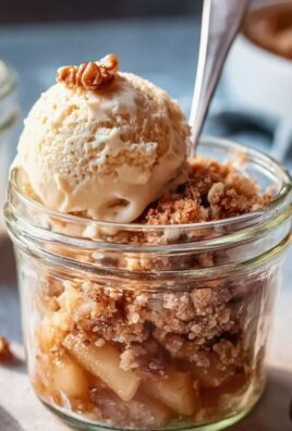 Bratapfel Crumble mit Vanilleeis – ein himmlisches Dessert!
