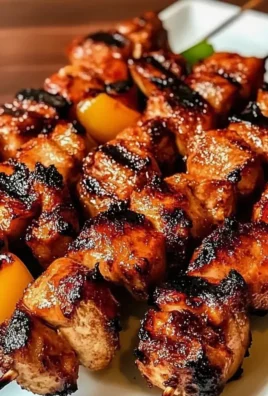 Gegrillte thailändische Kokosnuss-Hähnchenspieße zaubern Sommerflair