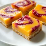 Himbeer-Mango-Riegel mit buttrigem Boden