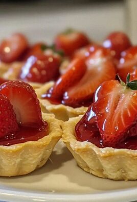Mini Erdbeertörtchen mit buttrigem Kurzgebäck