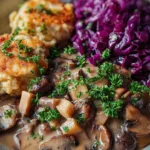 Pilz-Maronen Ragout mit Ofenknödeln und Rotkraut