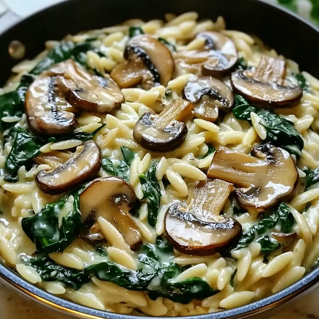Pilz und Spinat Orzo für cremigen Genuss