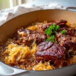 Saftiges Rindfleisch mit Sauerkraut und braunem Zucker Rezept
